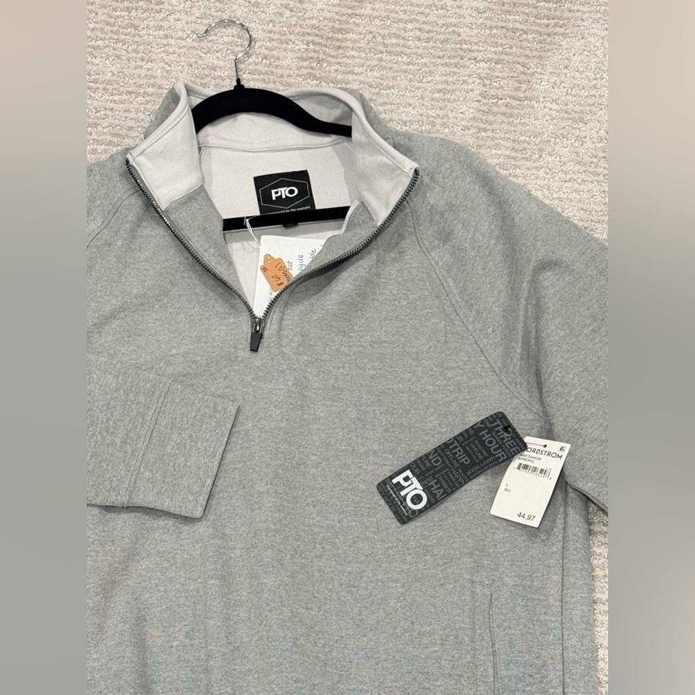 Soft Men’s Athletic 1/4 zip sweatshirt with Apres Ski graphic - Picture 4 of 4